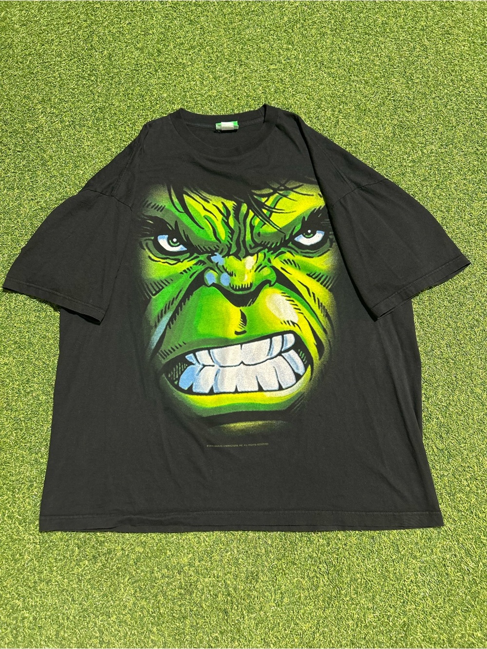 Vintage Y2K 2002 Marvel Incredible Hulk Graphic Tee